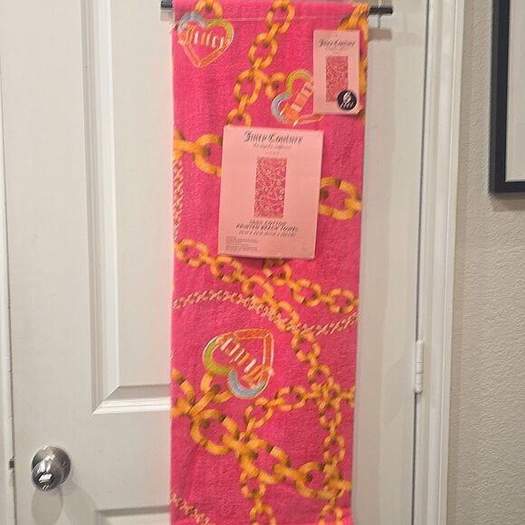 Juicy Couture Home Heart Chains Oversized Beach Towel - Picture 3 of 6